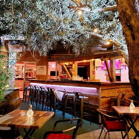 Les Chalets Du Relais D'Aguilar Tuchan Bagian luar foto
